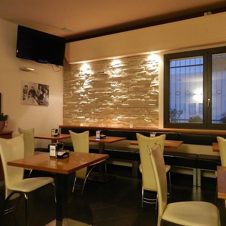 Locanda Trattoria Caffe Cavour Cittadella Exterior photo