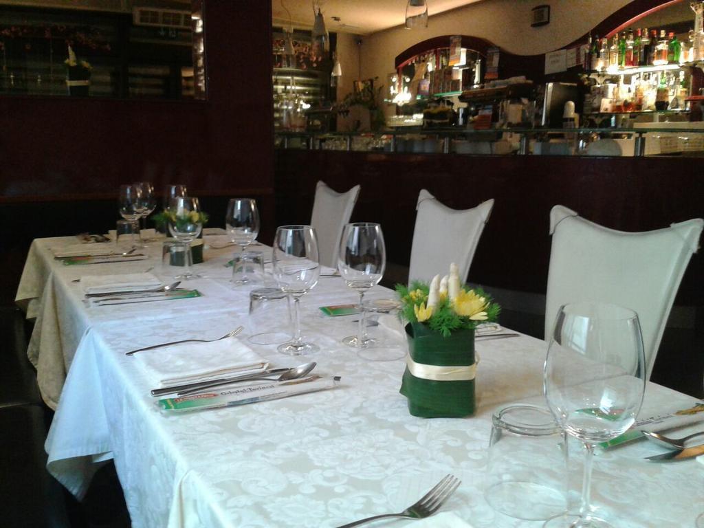 Locanda Trattoria Caffe Cavour Cittadella Exterior photo